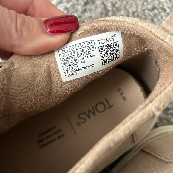 TOMS tan suede high top slip on shoes women’s size 8.5W - Picture 8 of 8